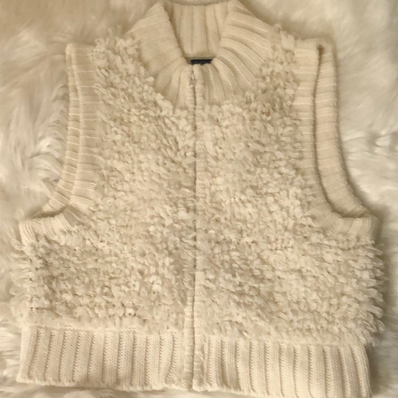 GORGEOUS YOUTH VANITY CREAM VEST - Picture 1 of 6
